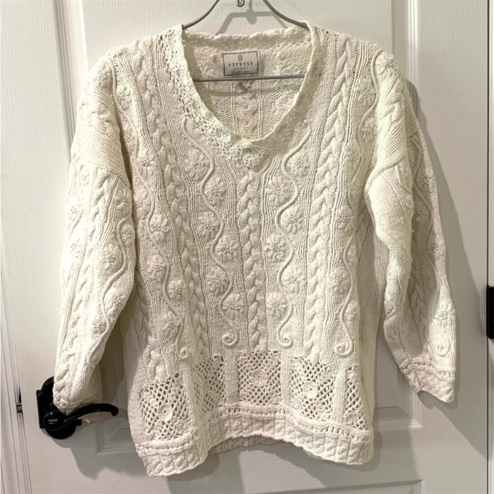 White Vintage Express Tricot Chunky Beaded Hand-knitted V-neck Sweater M